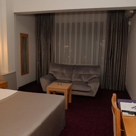 Hande Hotel Mustafakemalpasa Exterior photo